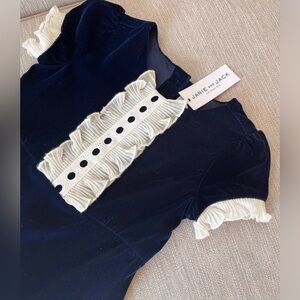 Beautiful velvet vintage holiday dress with ruffles (size 3)